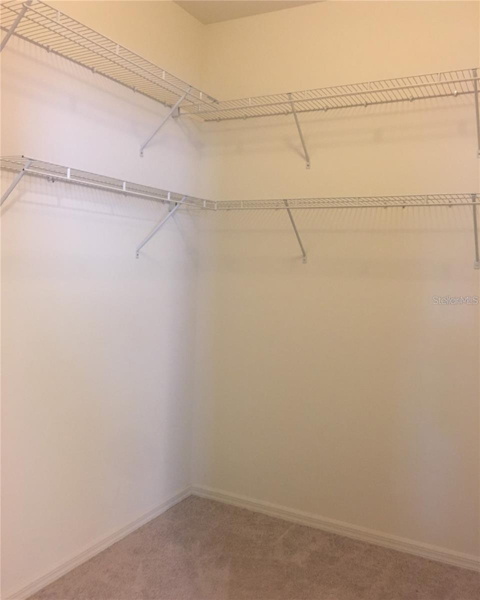 Image 21 of 29 For 11873 Verrazano Dr