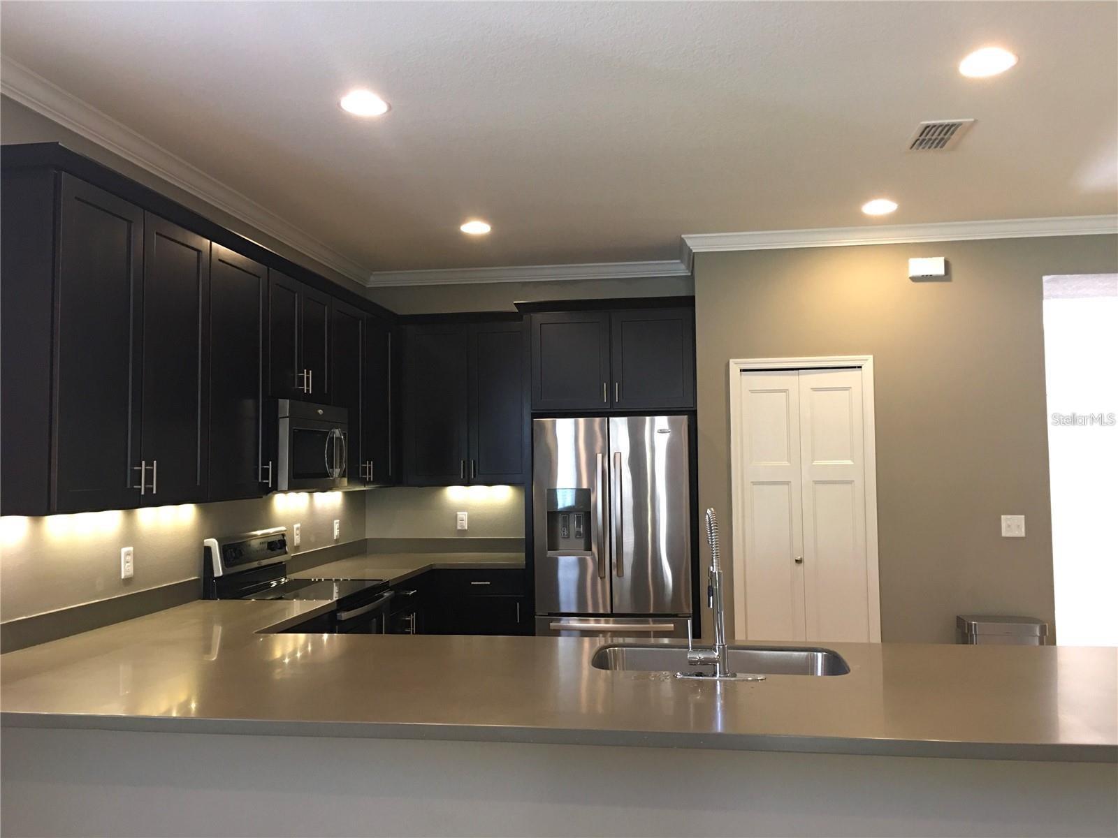 Image 6 of 29 For 11873 Verrazano Dr