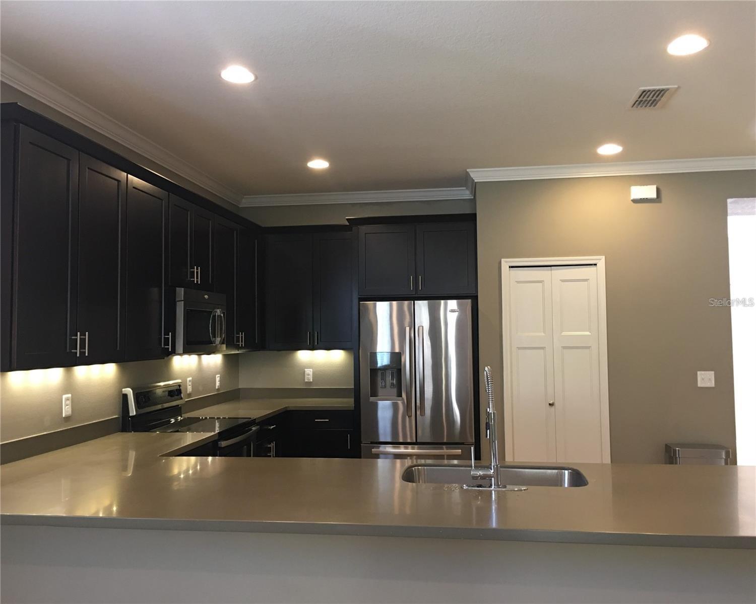 Image 8 of 29 For 11873 Verrazano Dr