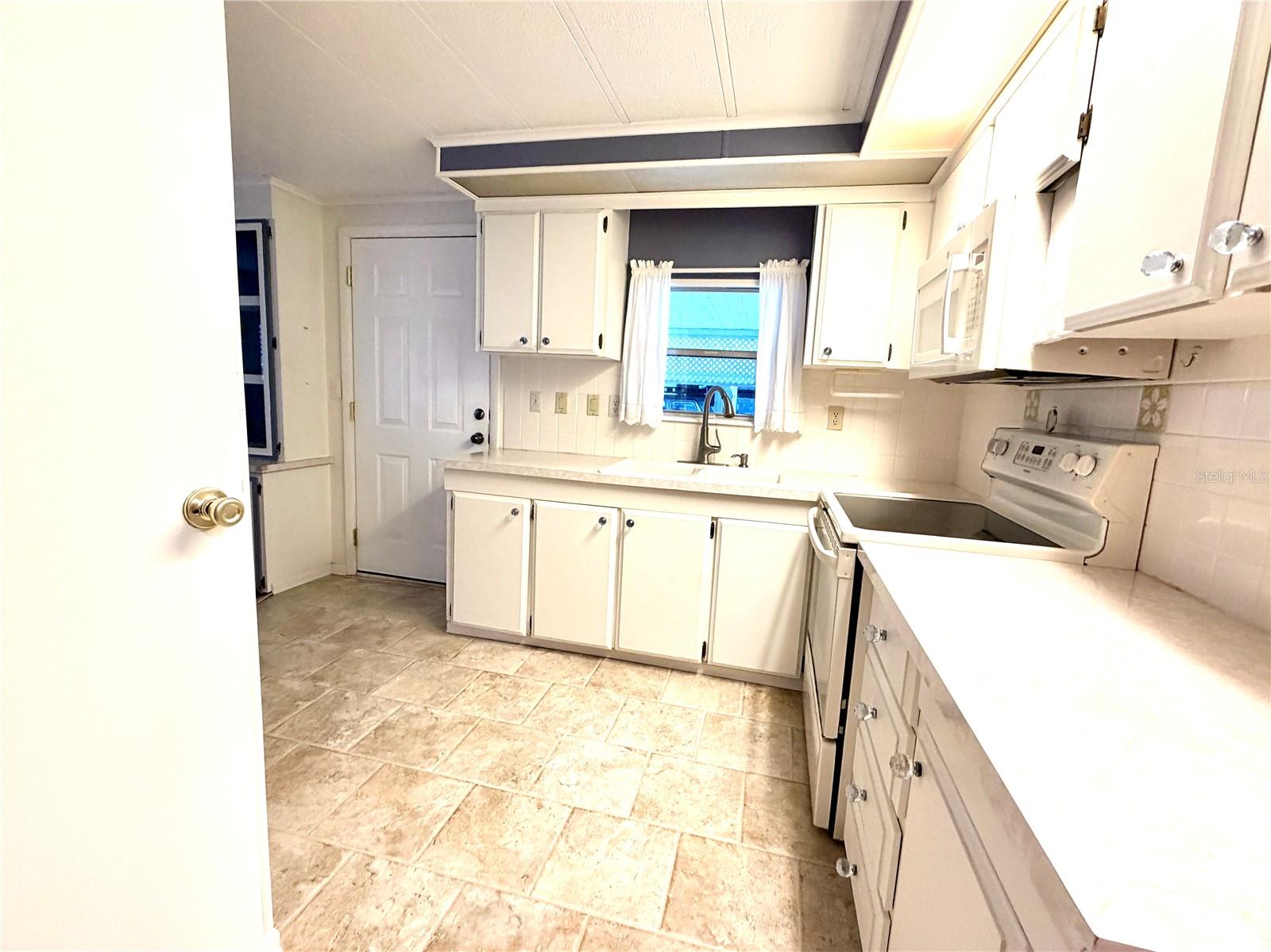 Image 4 of 22 For 3335 Citrus Circle Ge