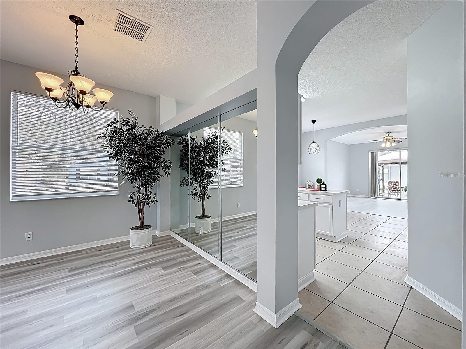 Image 11 of 62 For 14230 Sunriver Avenue