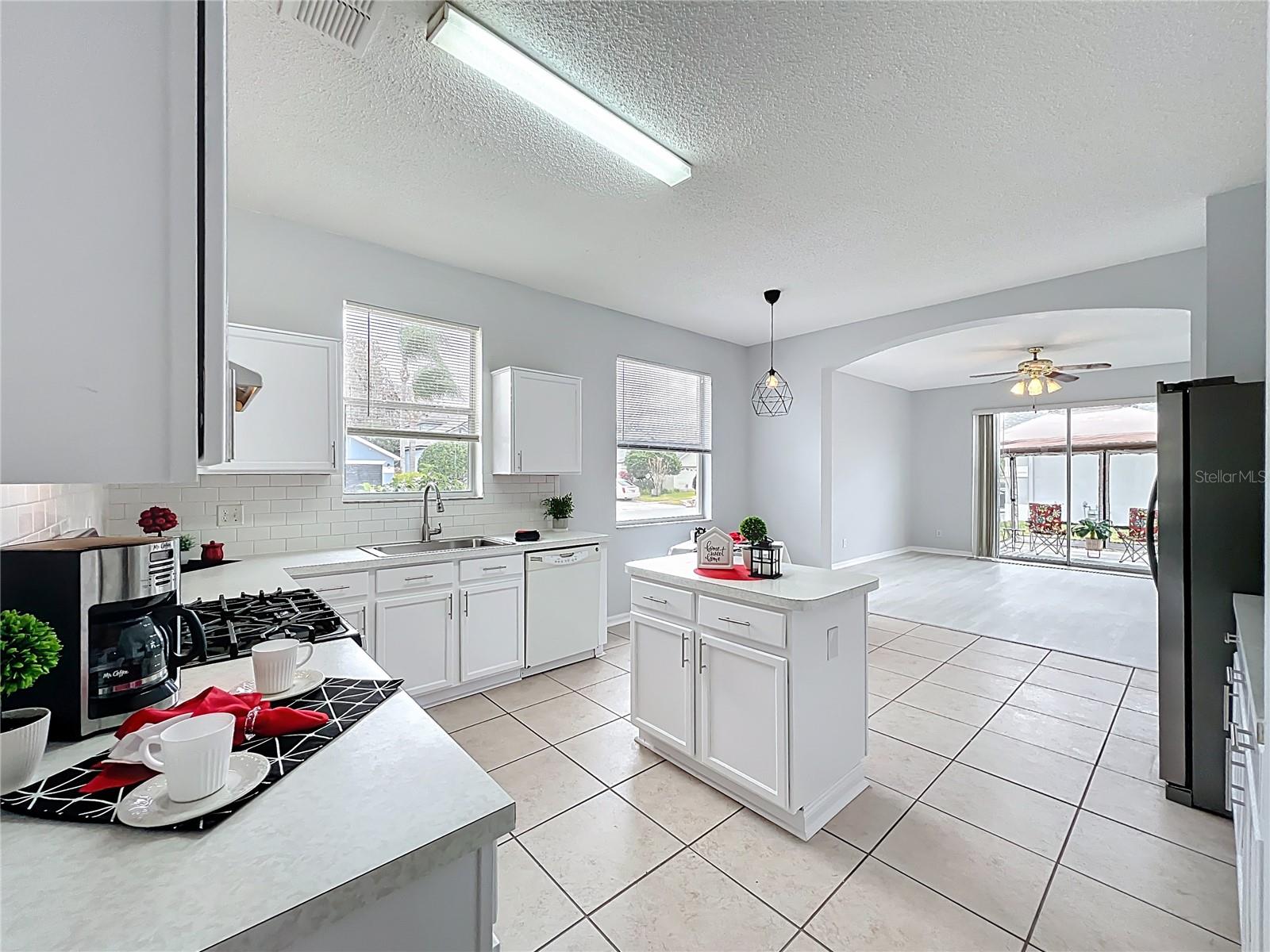 Image 12 of 62 For 14230 Sunriver Avenue