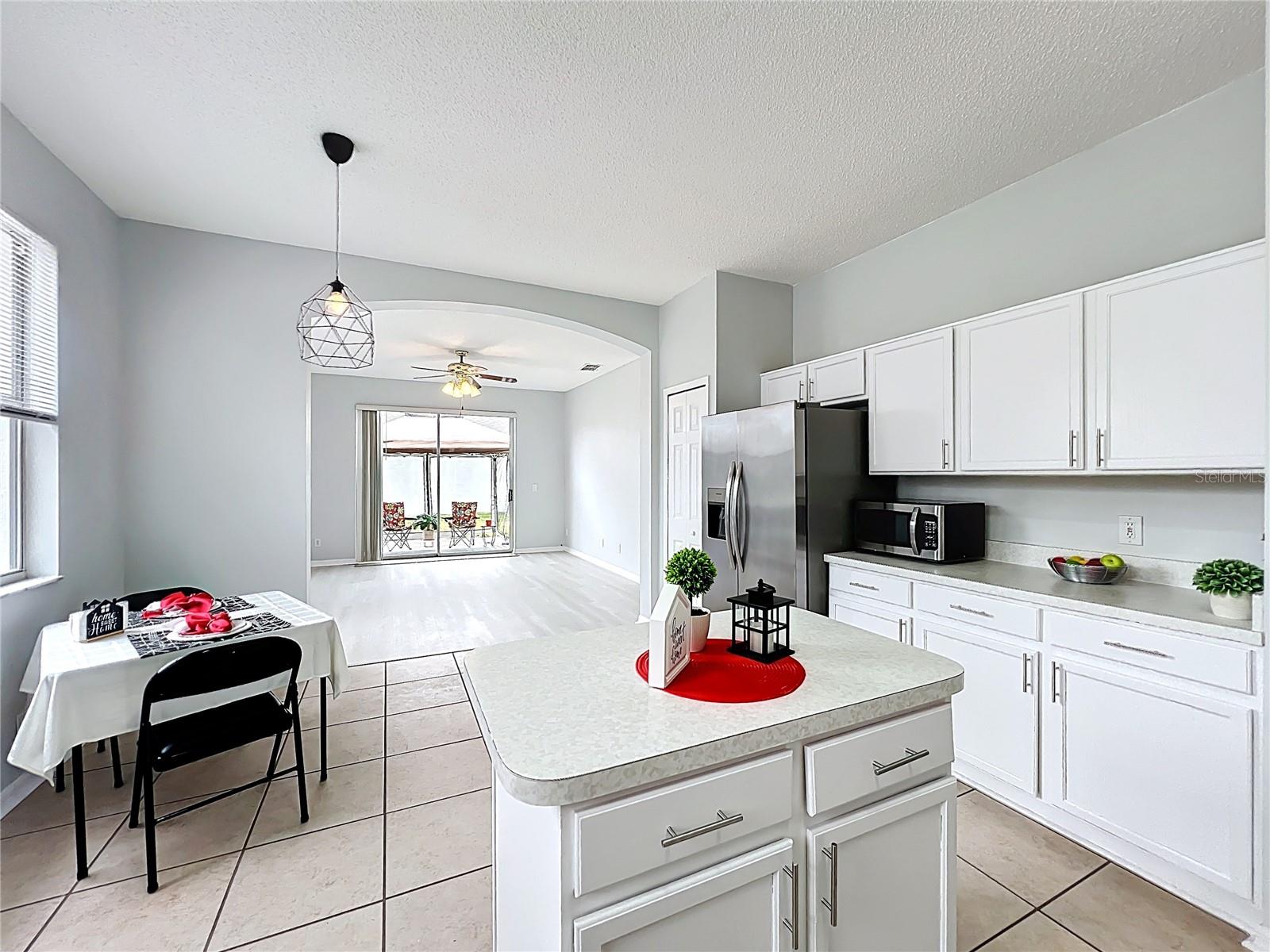 Image 13 of 62 For 14230 Sunriver Avenue