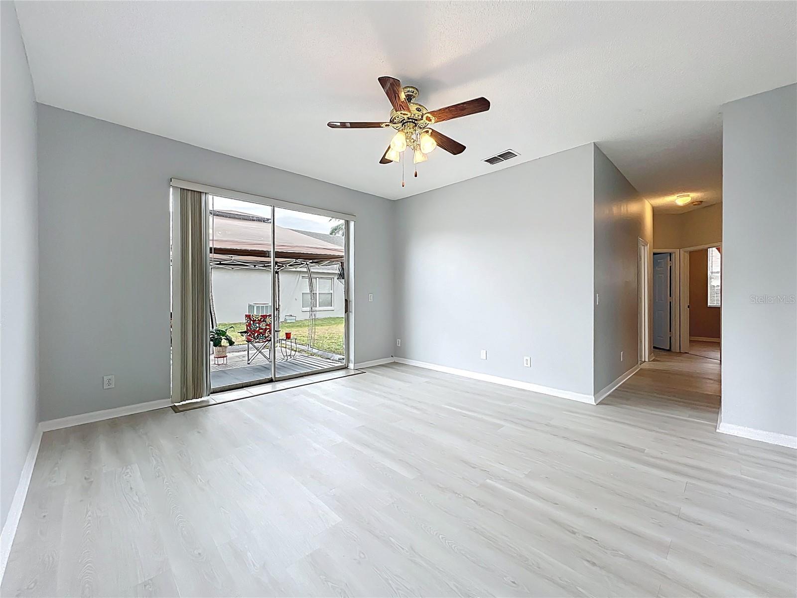 Image 24 of 62 For 14230 Sunriver Avenue