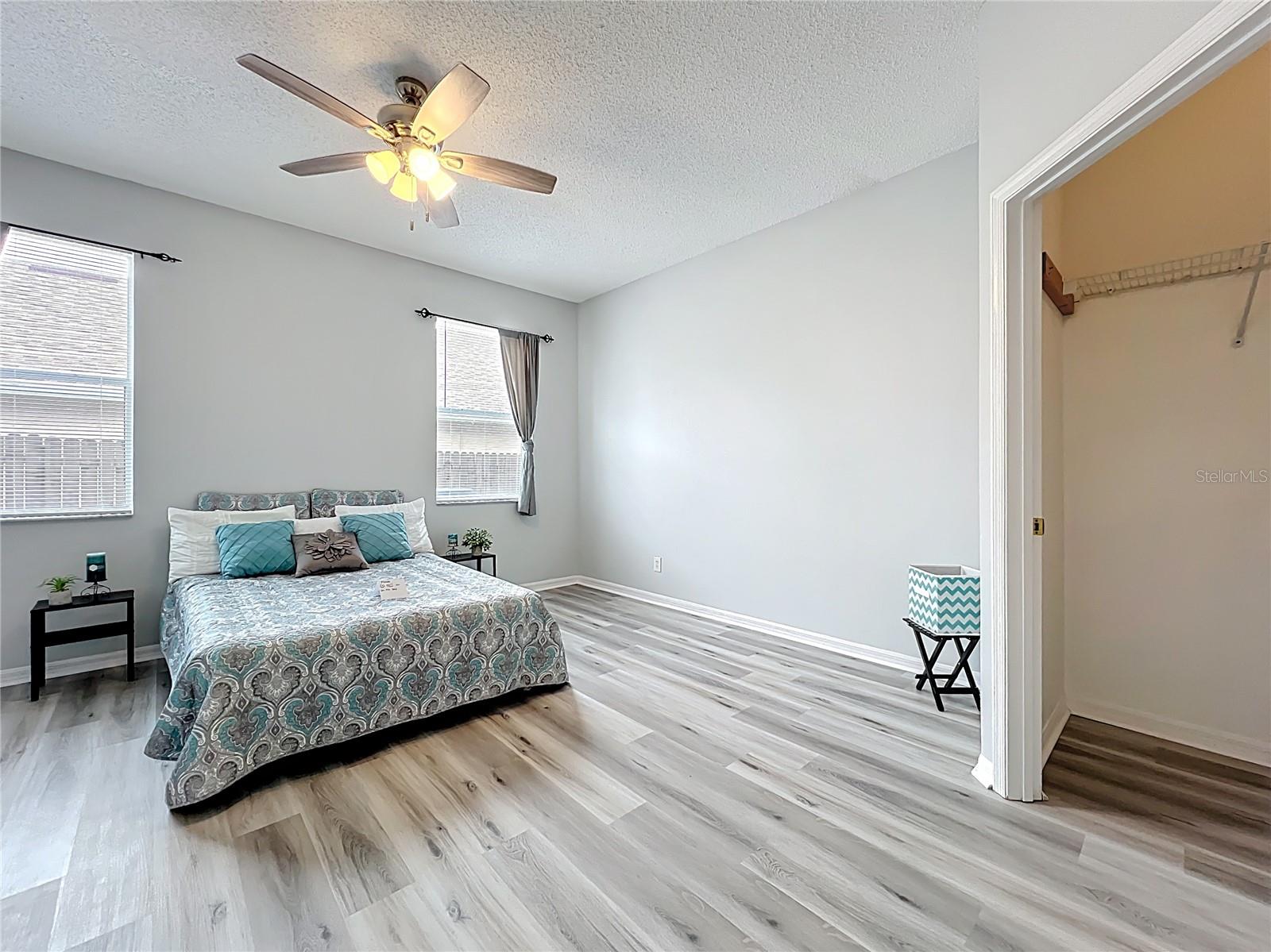 Image 26 of 62 For 14230 Sunriver Avenue