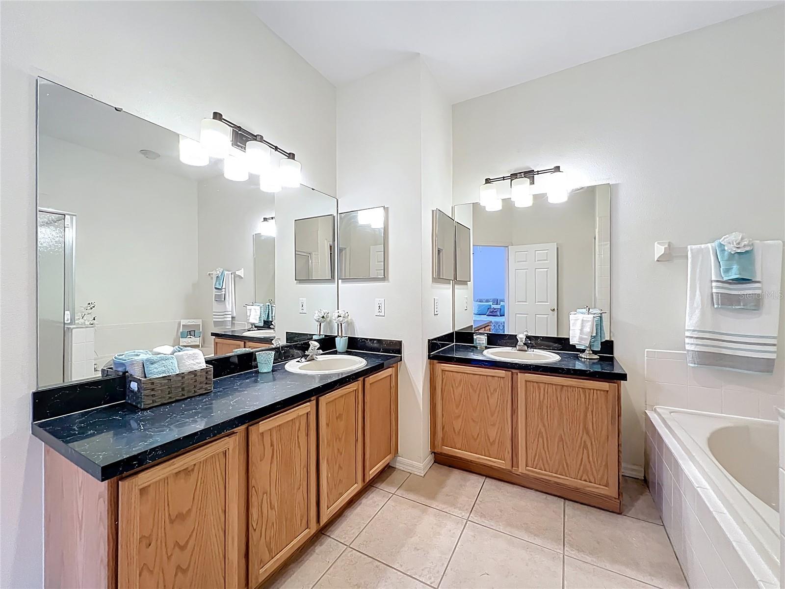 Image 32 of 62 For 14230 Sunriver Avenue