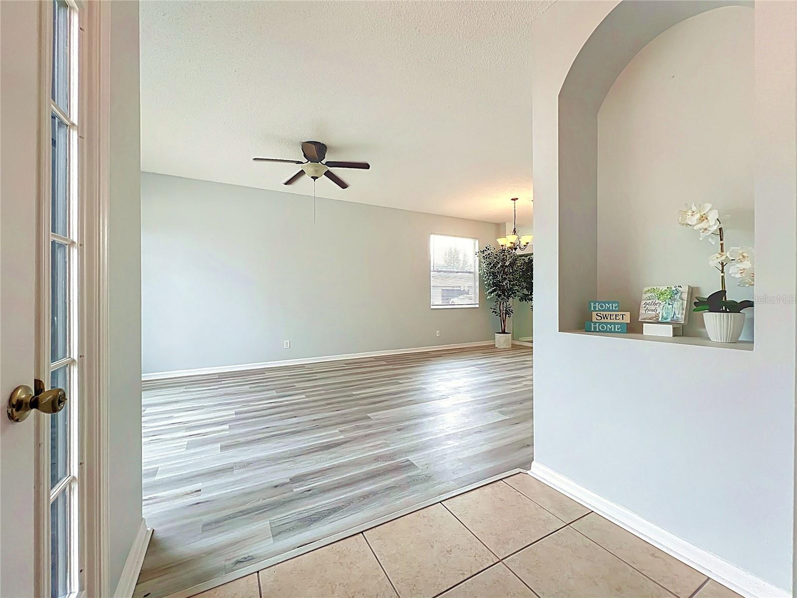 Image 5 of 62 For 14230 Sunriver Avenue