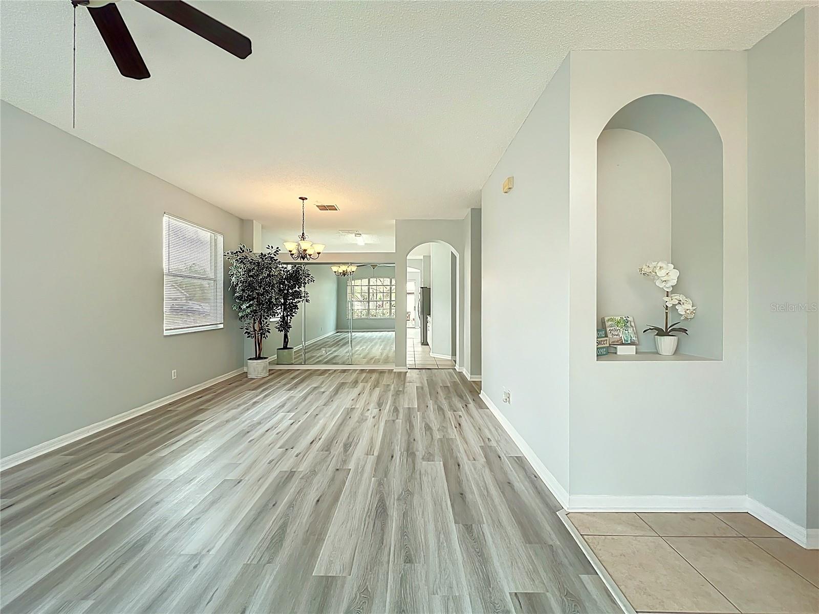 Image 7 of 62 For 14230 Sunriver Avenue