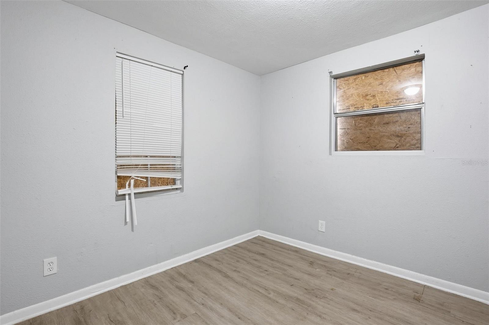 Listing photo id 9 for 1905 Annona Avenue