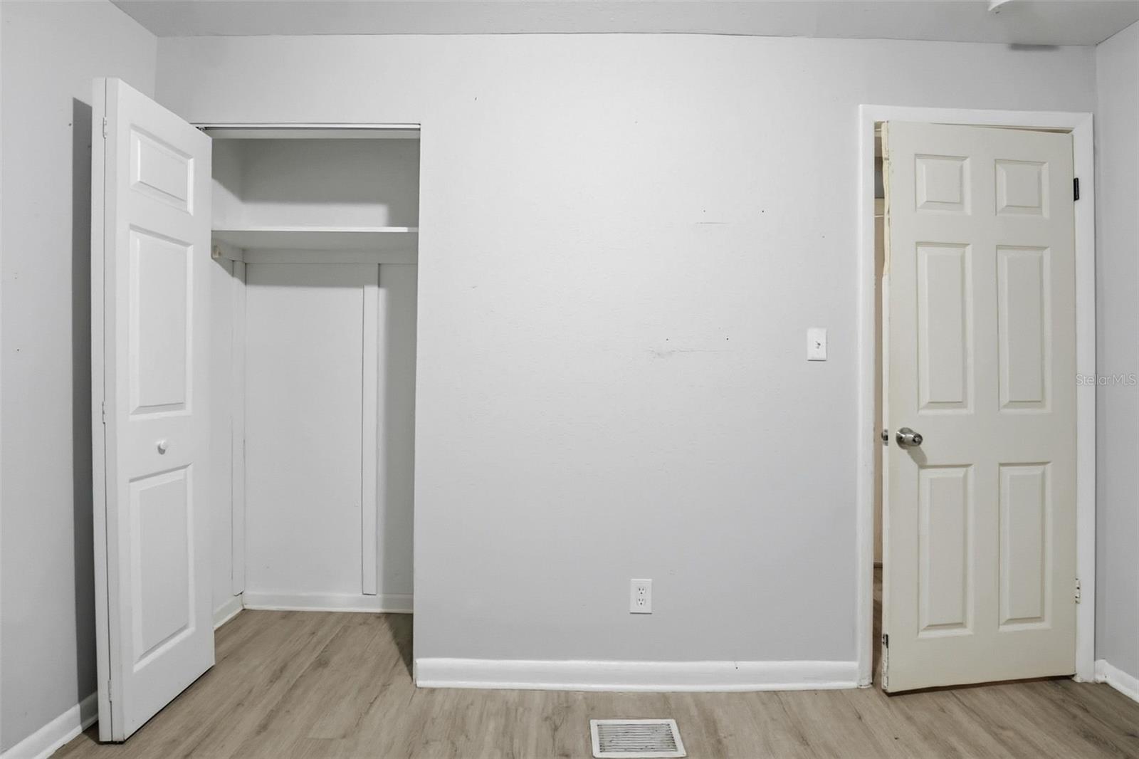 Listing photo id 10 for 1905 Annona Avenue