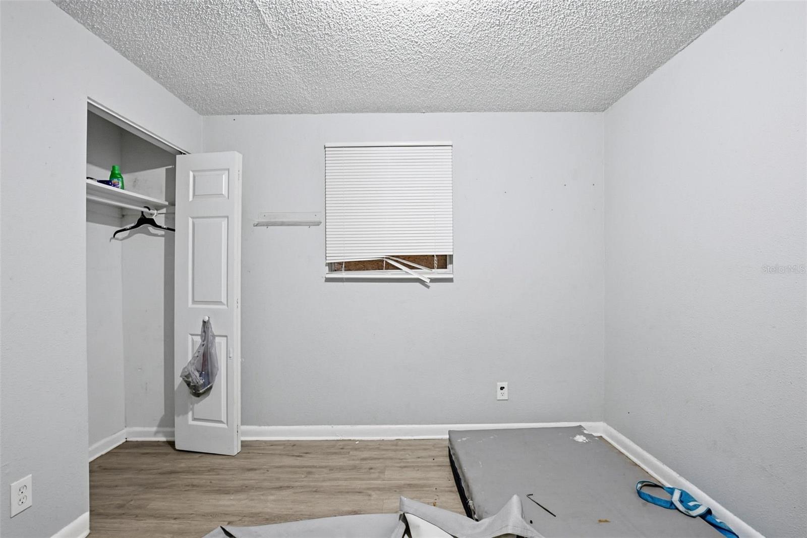 Listing photo id 12 for 1905 Annona Avenue