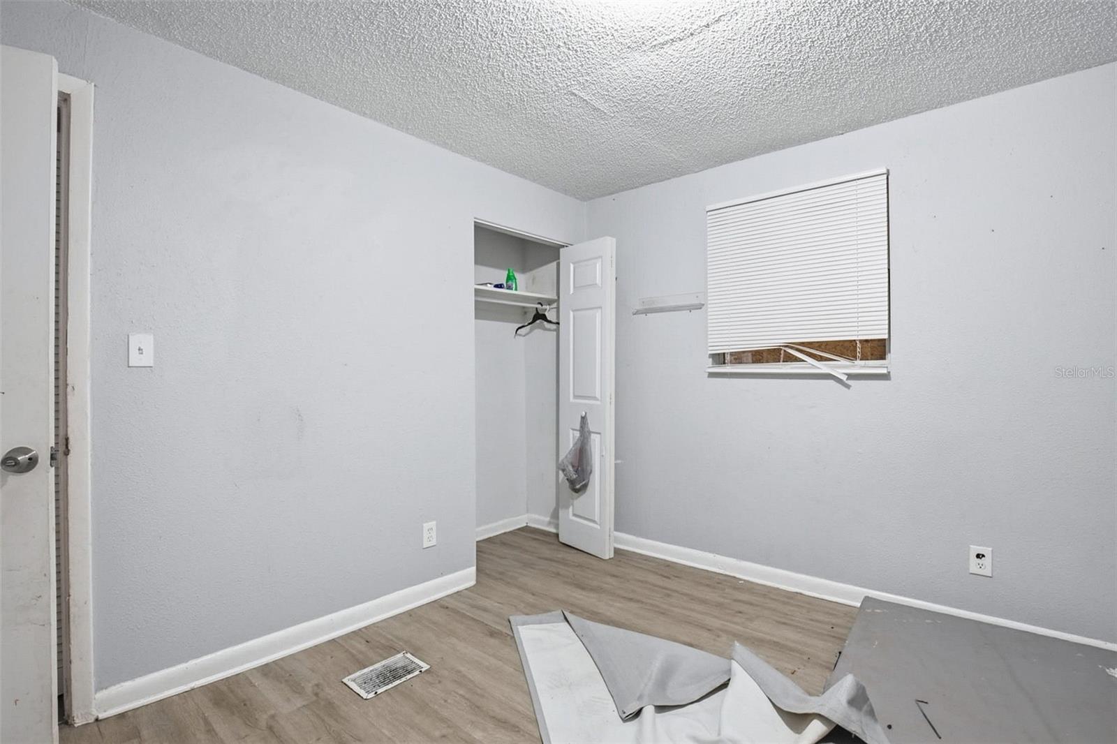 Listing photo id 14 for 1905 Annona Avenue