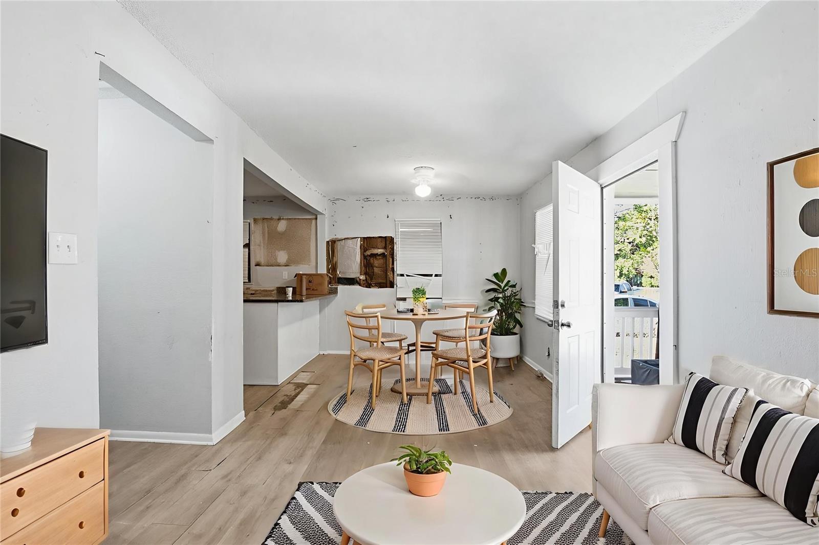 Listing photo id 1 for 1905 Annona Avenue