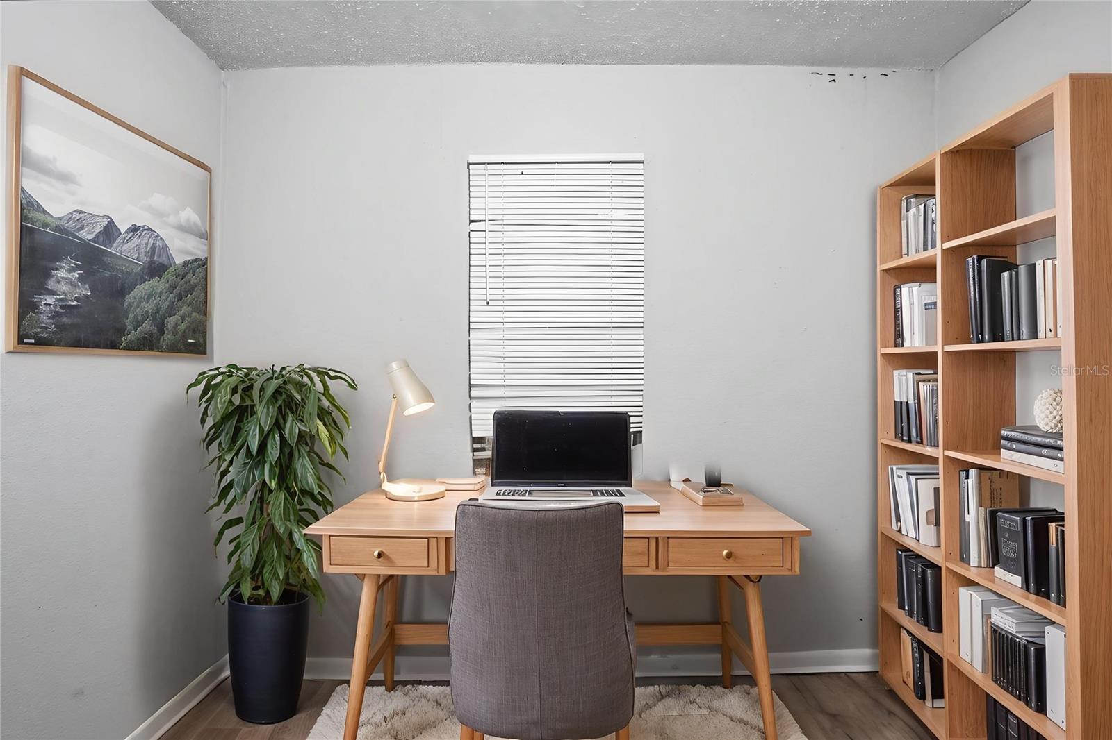 Listing photo id 2 for 1905 Annona Avenue