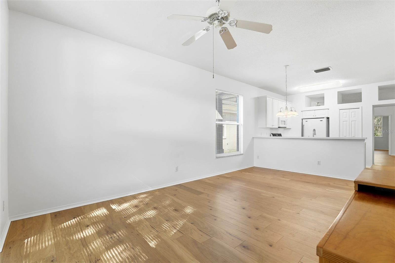 Image 21 of 44 For 104 Redtail Place