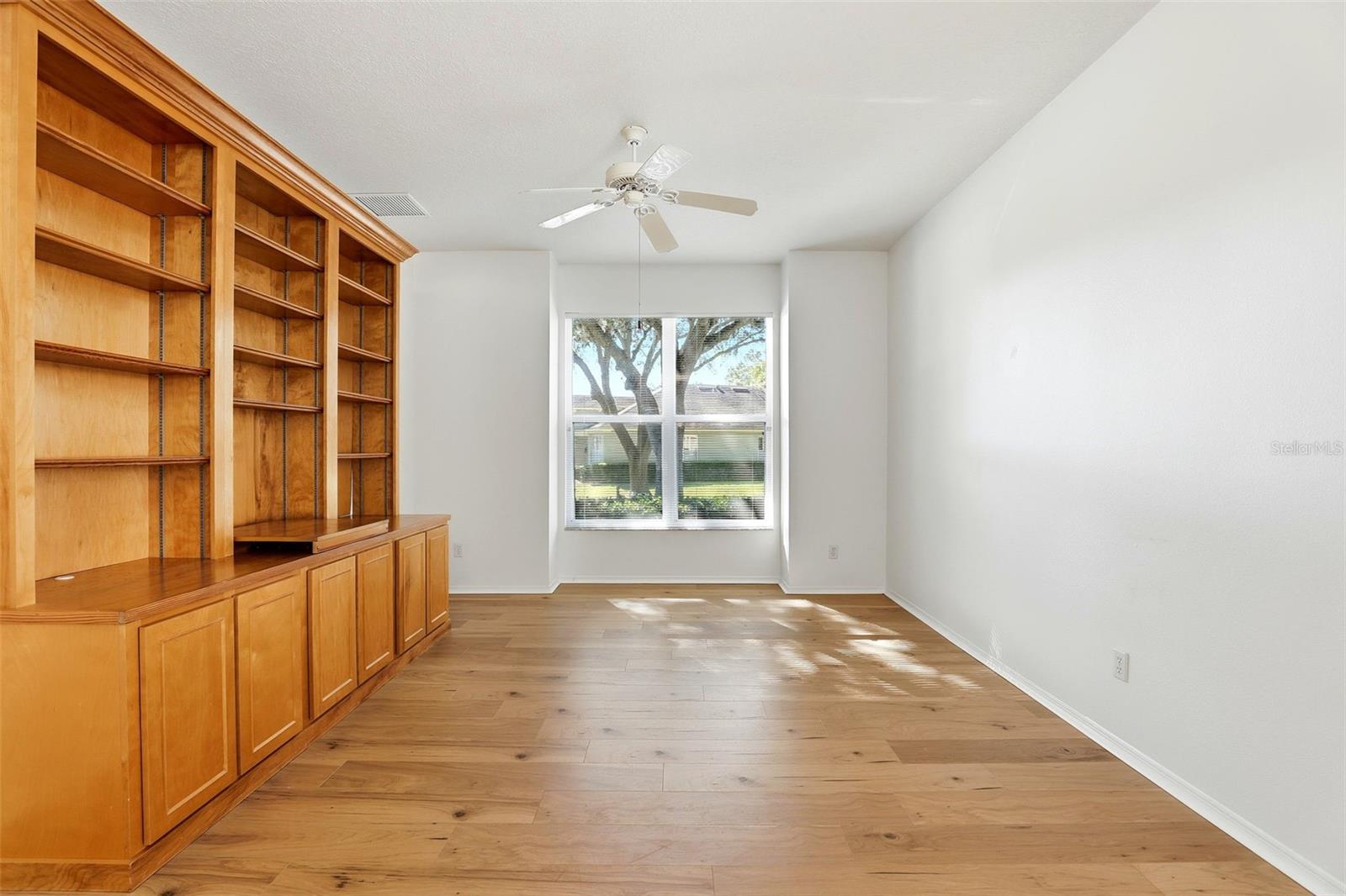 Image 24 of 44 For 104 Redtail Place