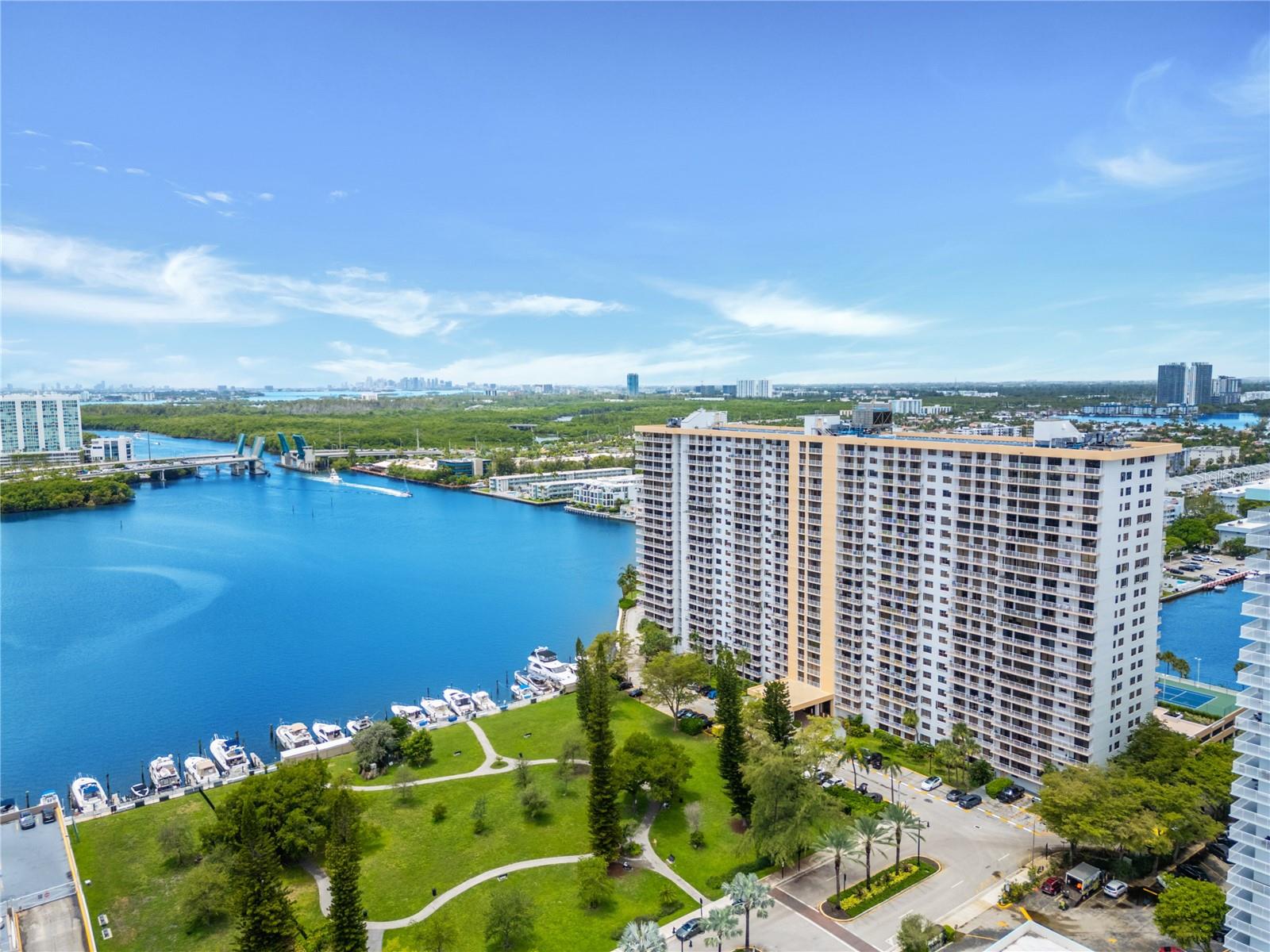 Details for 290 174 Street 1006, SUNNY ISLES BEACH, FL 33160