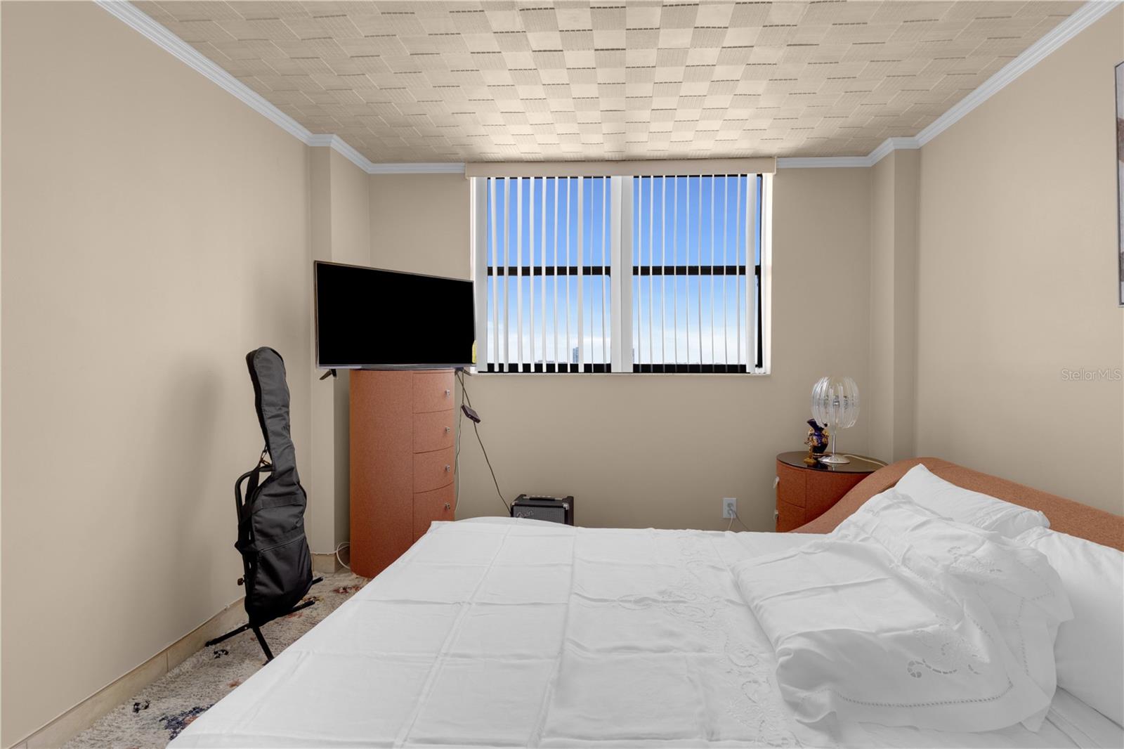 Image 20 of 24 For 290 174 Street 1006