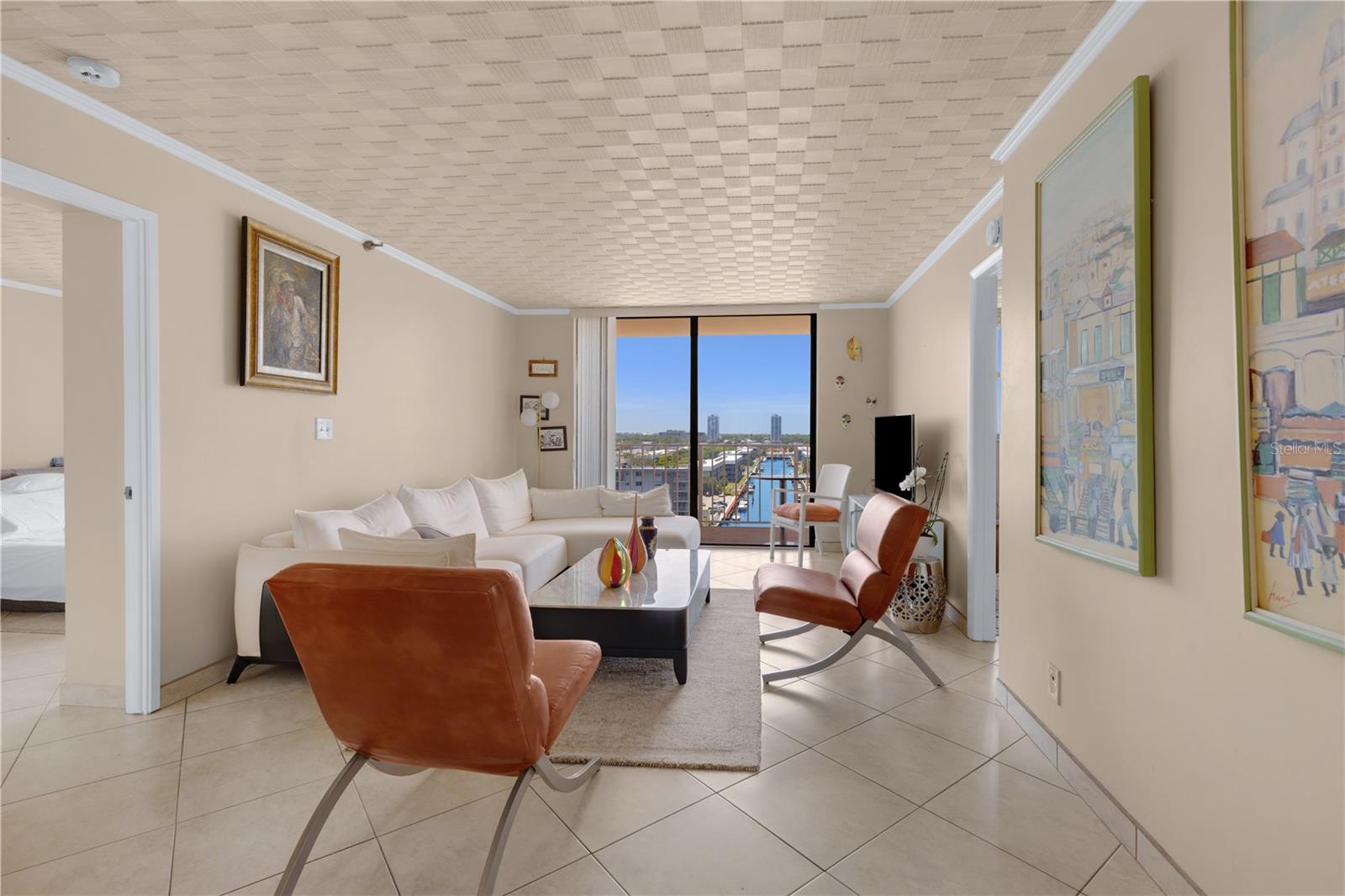 Image 23 of 24 For 290 174 Street 1006