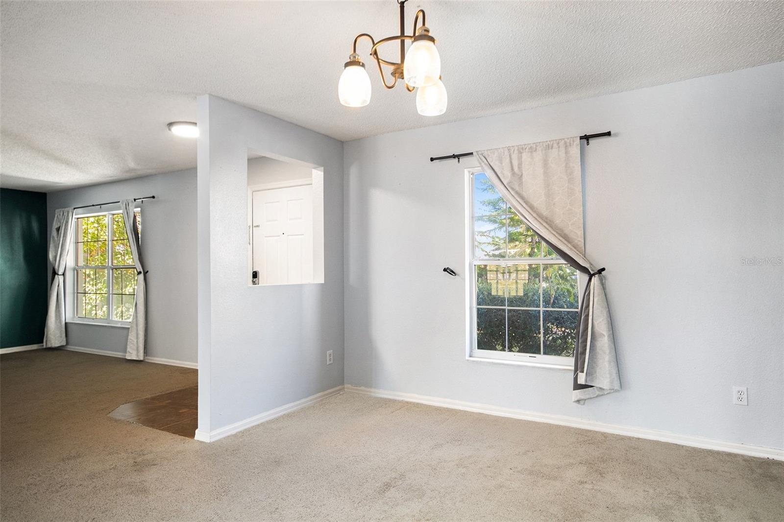 Image 7 of 24 For 895 Woodvale Street