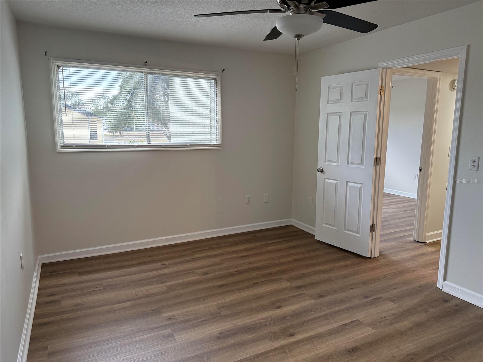 Image 11 of 17 For 940 Lake Destiny Road H