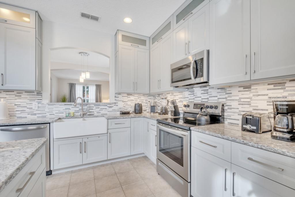 Image 18 of 84 For 162 Cordova Avenue