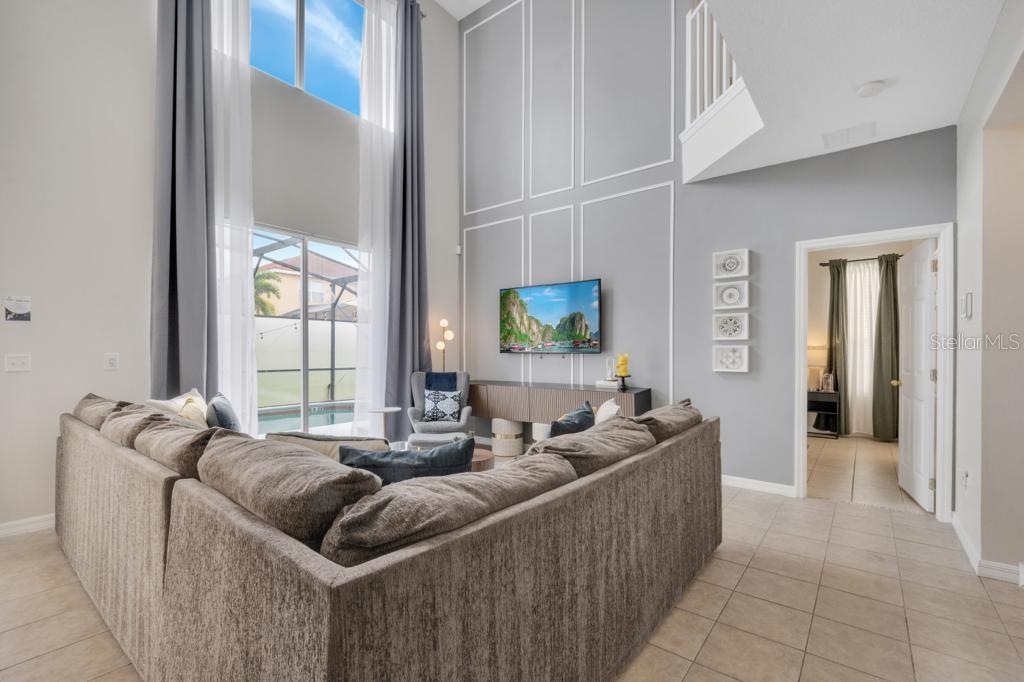 Image 23 of 84 For 162 Cordova Avenue