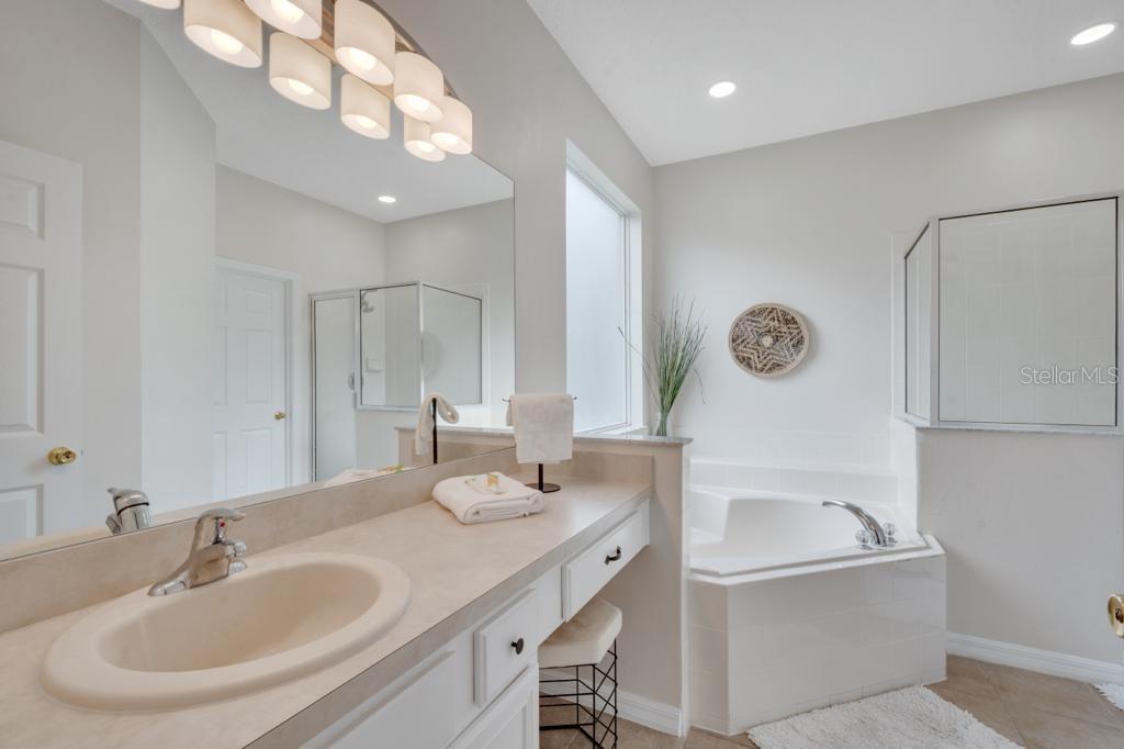 Image 34 of 84 For 162 Cordova Avenue