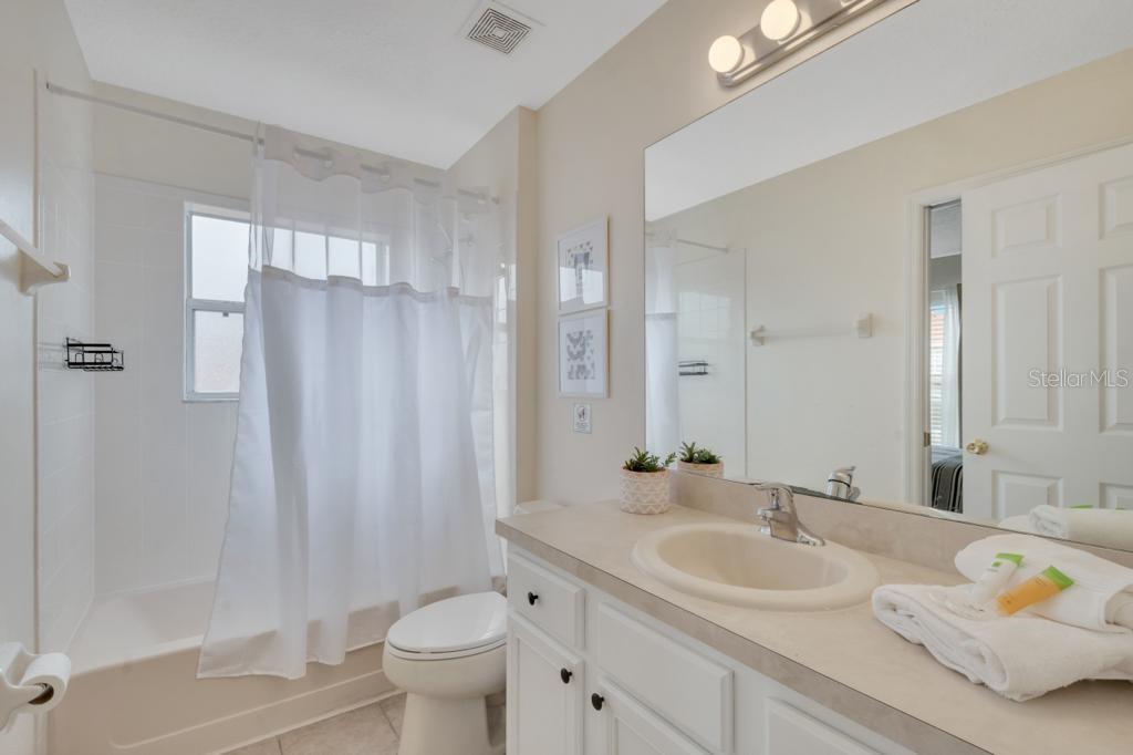 Image 46 of 84 For 162 Cordova Avenue