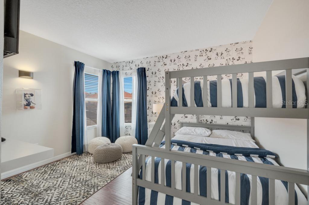 Image 57 of 84 For 162 Cordova Avenue