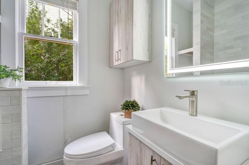 Image 12 of 28 For 613 Ridgewood Street 2