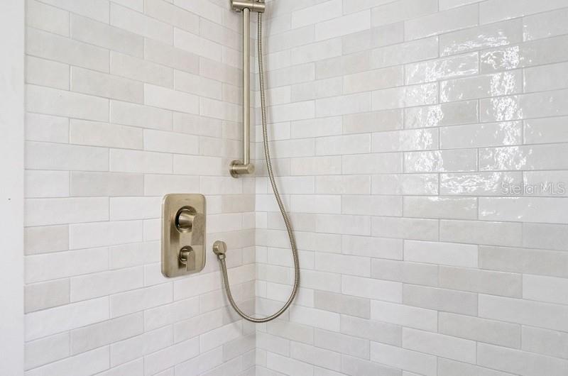 Image 13 of 28 For 613 Ridgewood Street 2