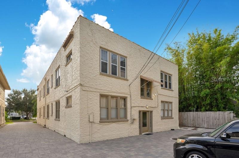 Image 17 of 28 For 613 Ridgewood Street 2