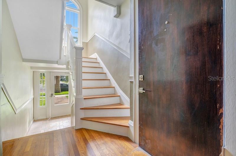 Image 3 of 28 For 613 Ridgewood Street 2