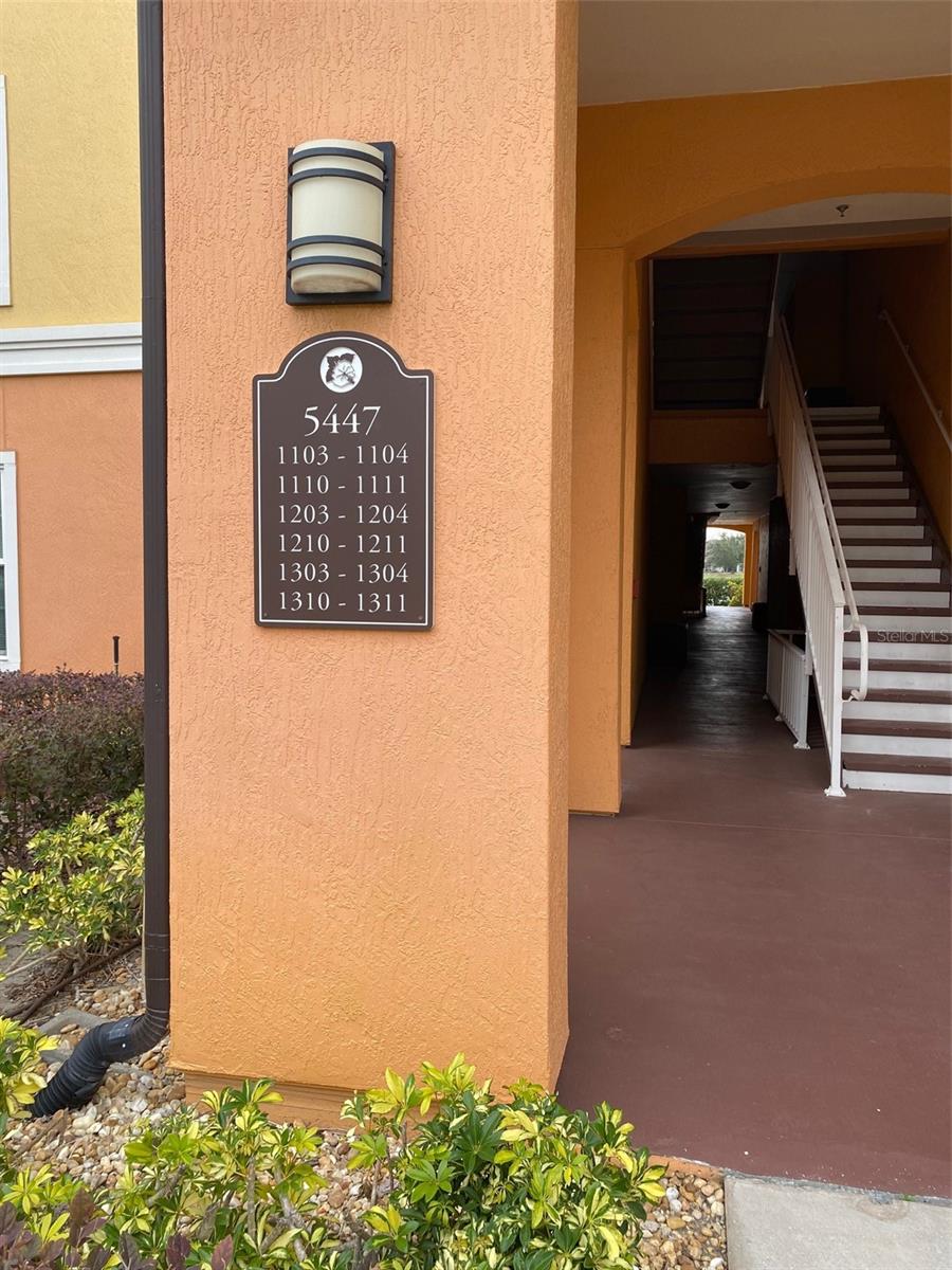 Image 14 of 18 For 5447 Vineland Road 1303