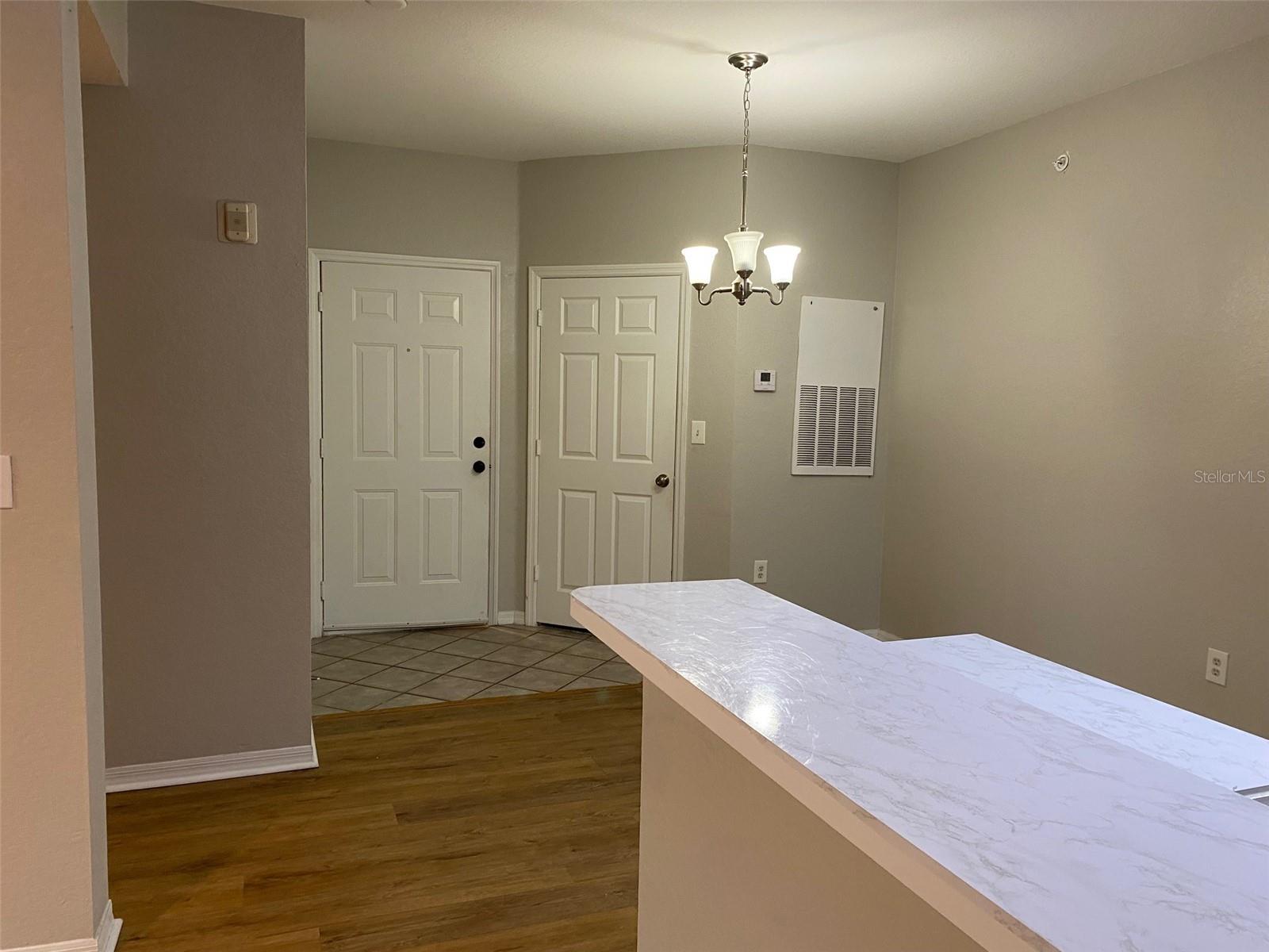 Image 4 of 18 For 5447 Vineland Road 1303