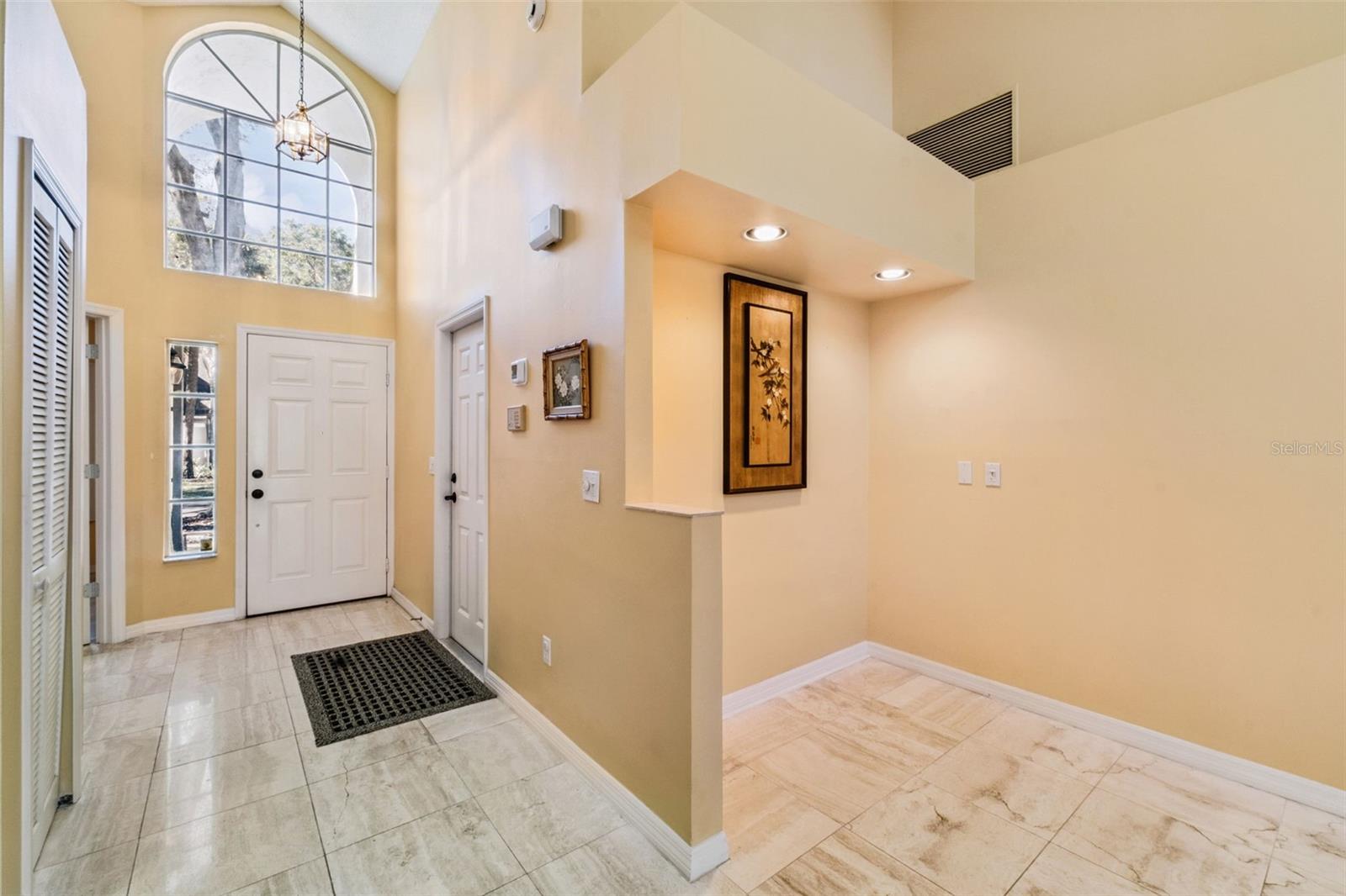 Image 10 of 50 For 232 Wimbledon Circle 232