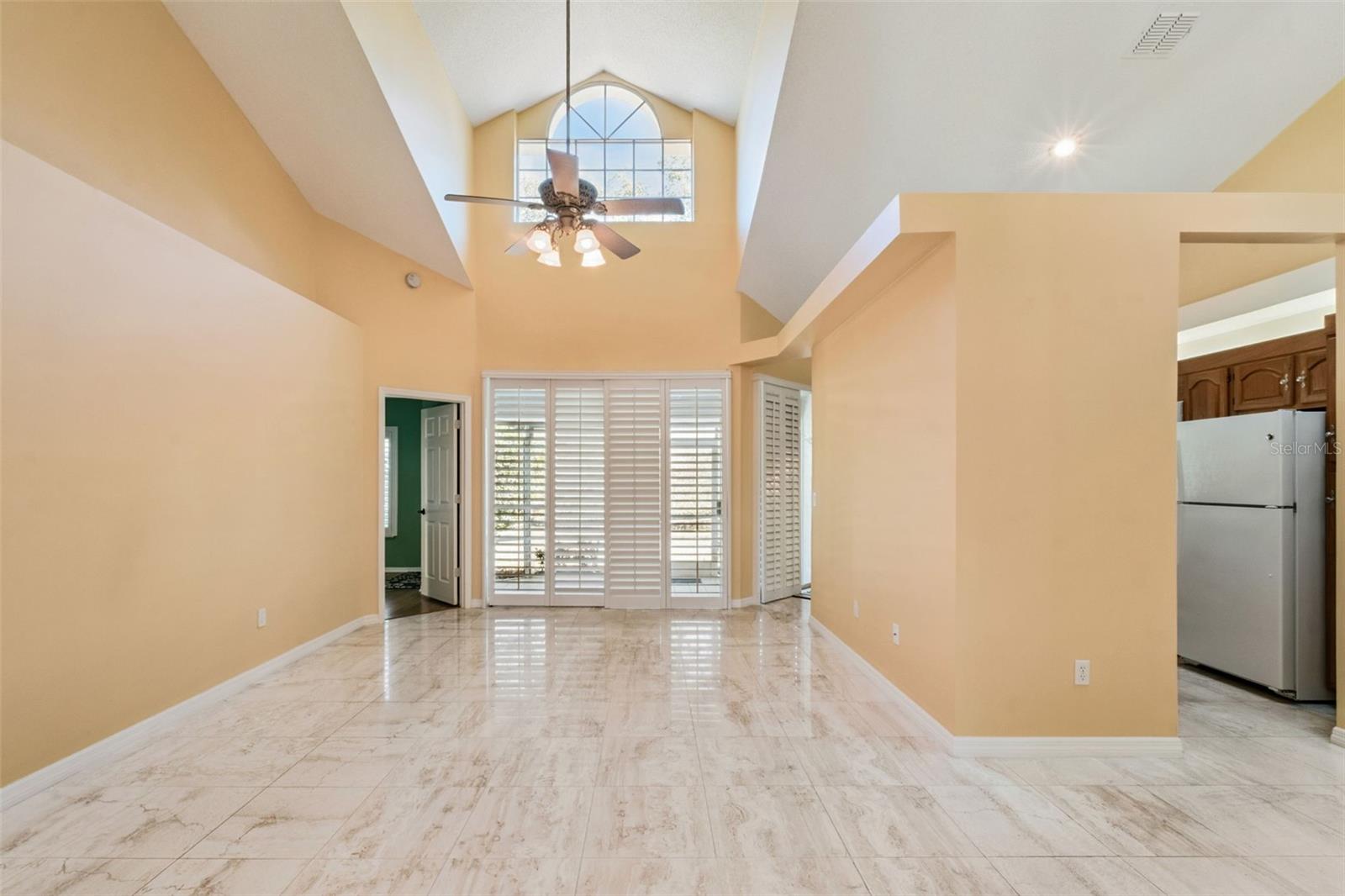 Image 15 of 50 For 232 Wimbledon Circle 232