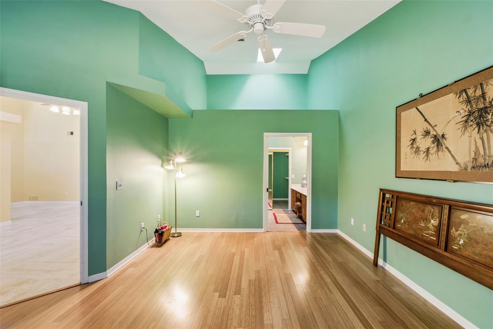 Image 27 of 50 For 232 Wimbledon Circle 232