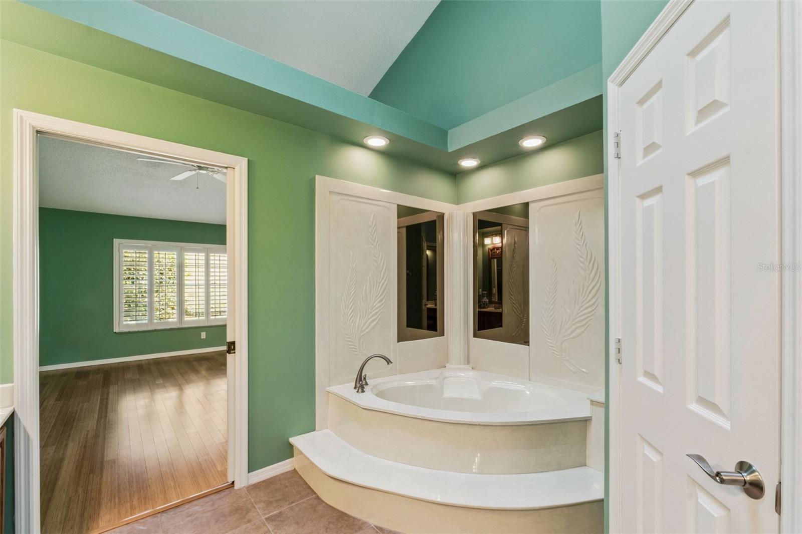 Image 30 of 50 For 232 Wimbledon Circle 232