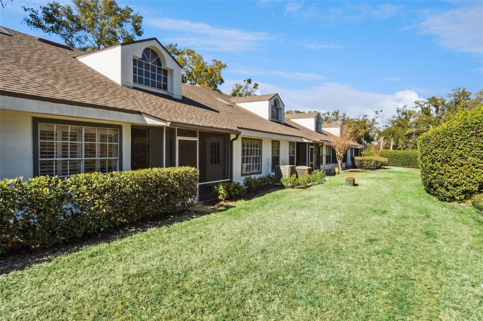 Image 39 of 50 For 232 Wimbledon Circle 232