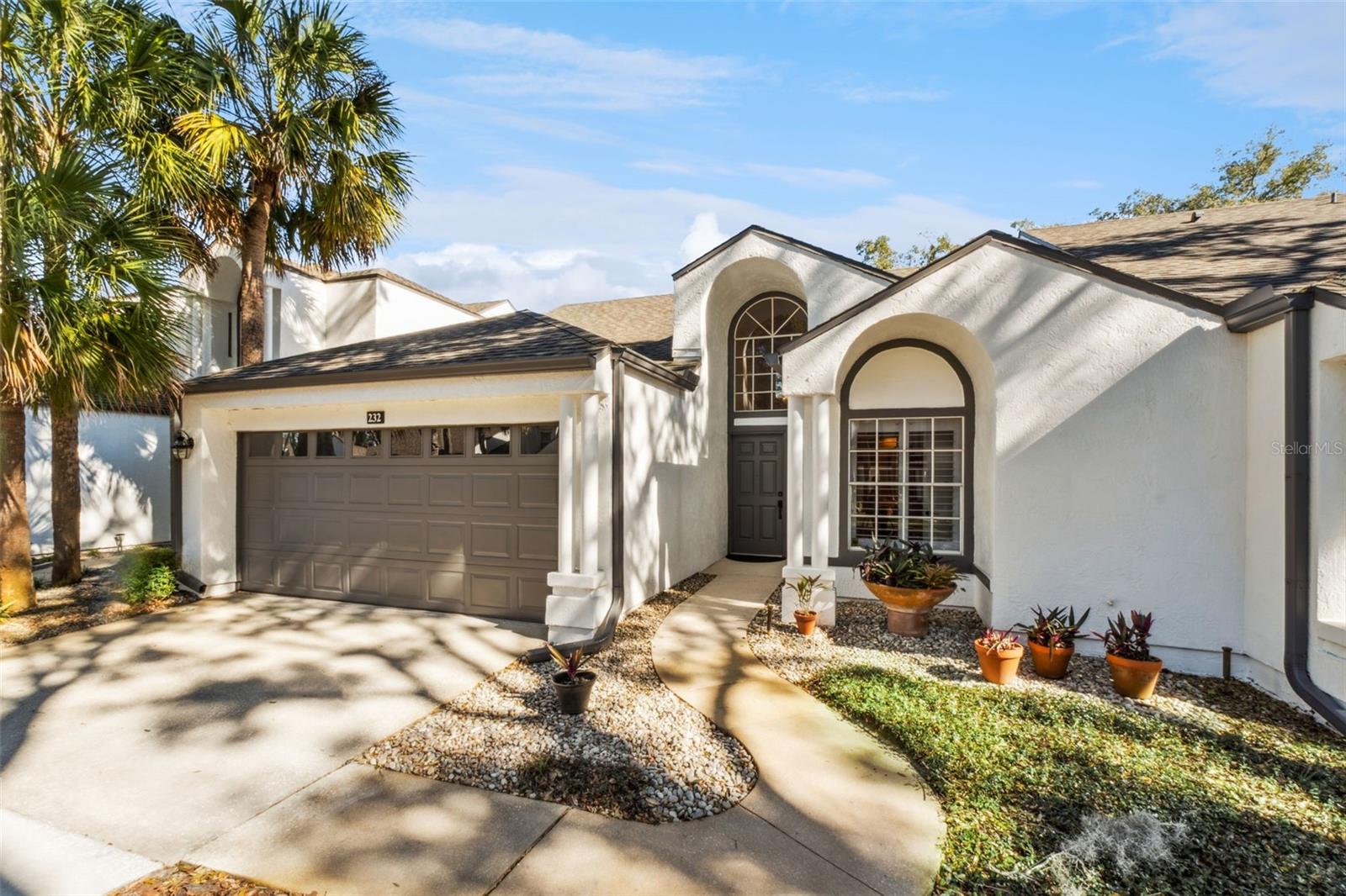 Image 5 of 50 For 232 Wimbledon Circle 232