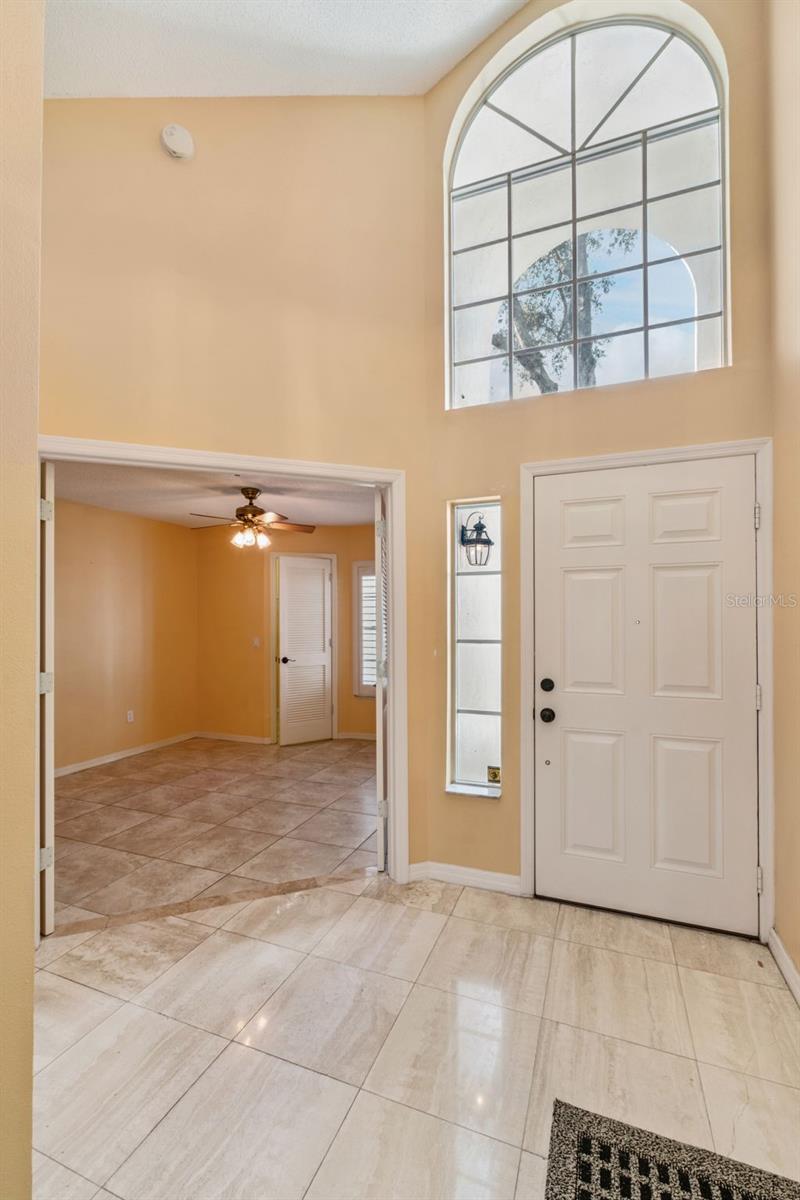 Image 9 of 50 For 232 Wimbledon Circle 232