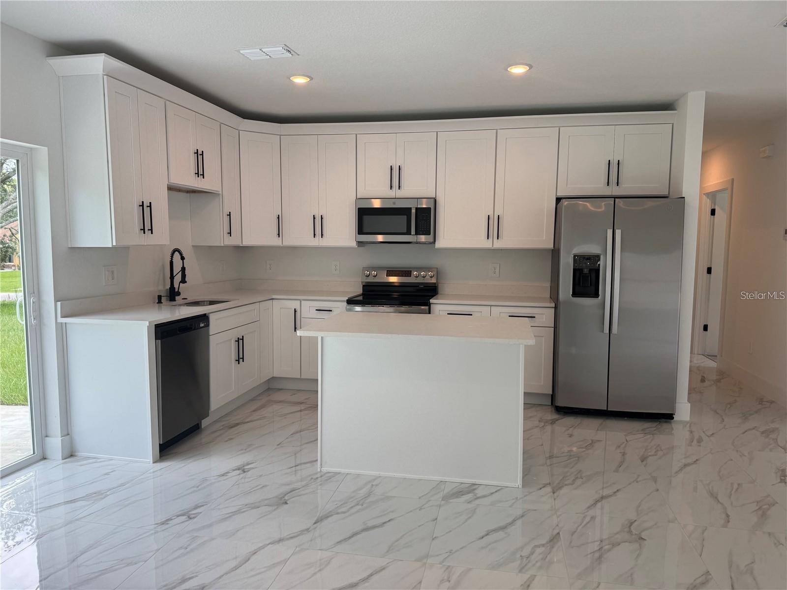 Image 9 of 11 For 2019 W Hamshire Blvd