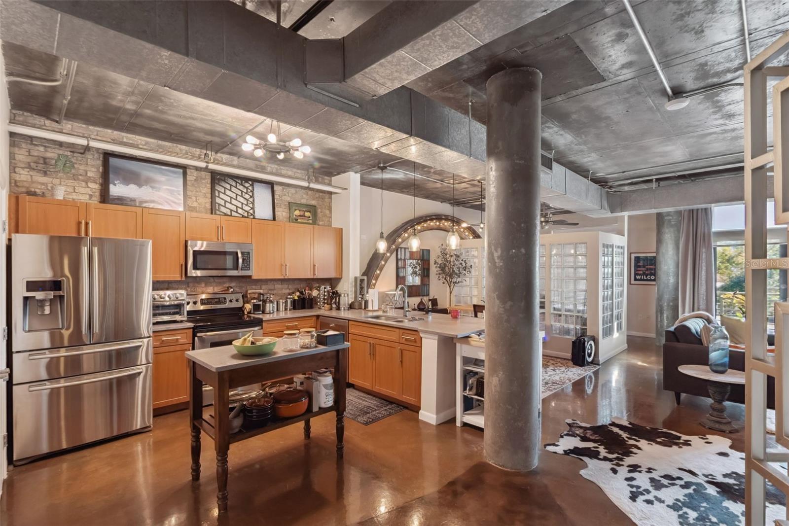 Image 12 of 32 For 10 Summerlin Avenue 13