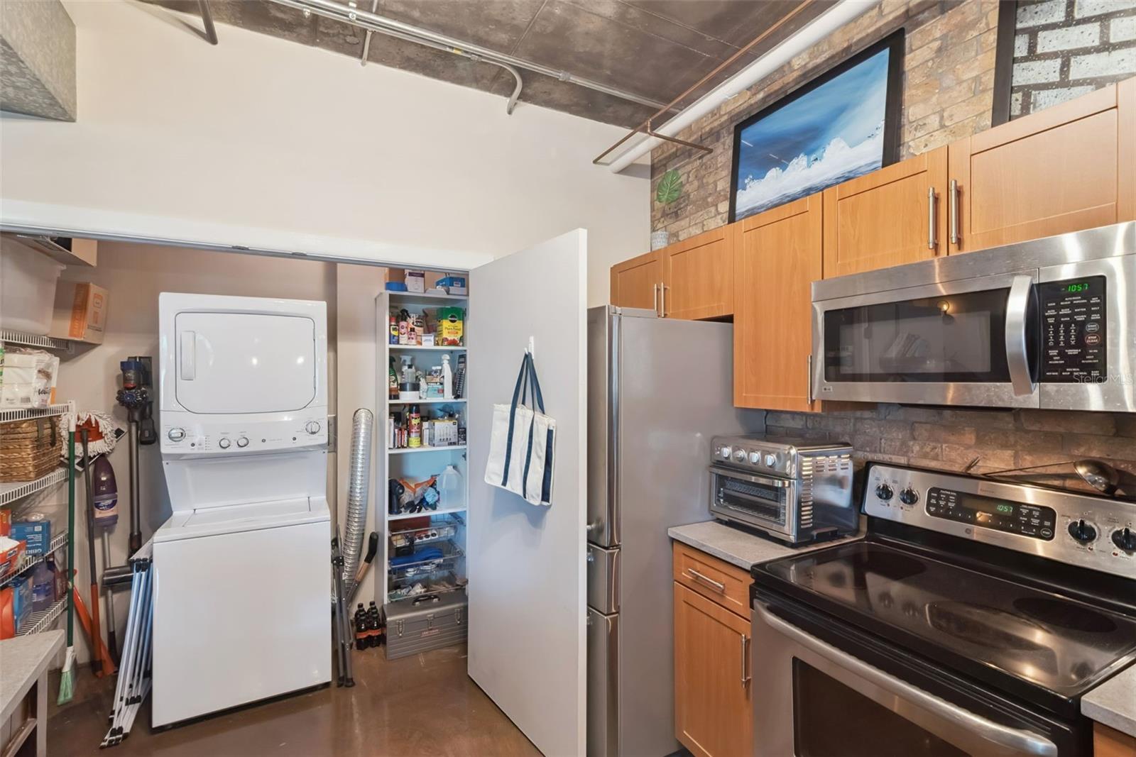 Image 14 of 32 For 10 Summerlin Avenue 13