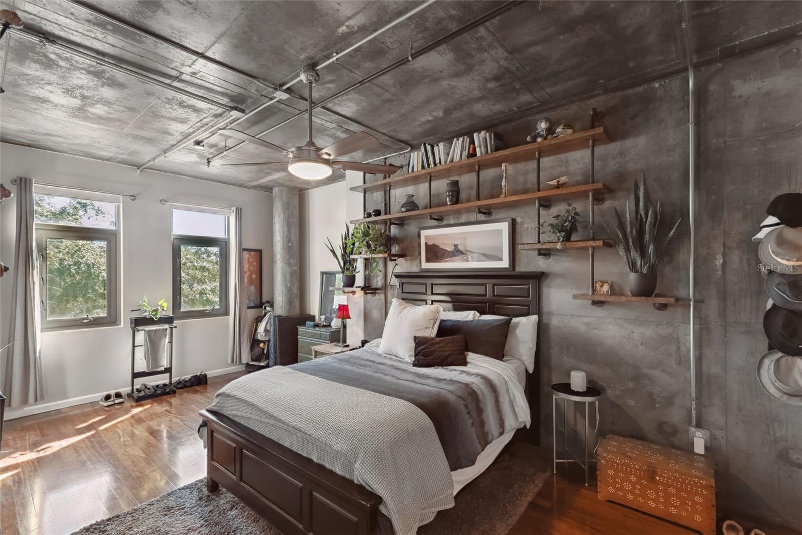 Image 18 of 32 For 10 Summerlin Avenue 13