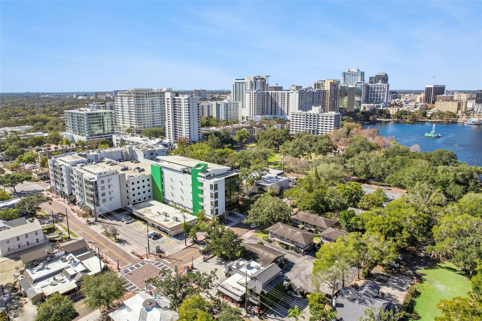 Image 28 of 32 For 10 Summerlin Avenue 13