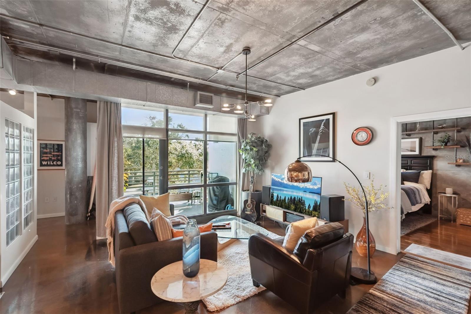 Image 7 of 32 For 10 Summerlin Avenue 13