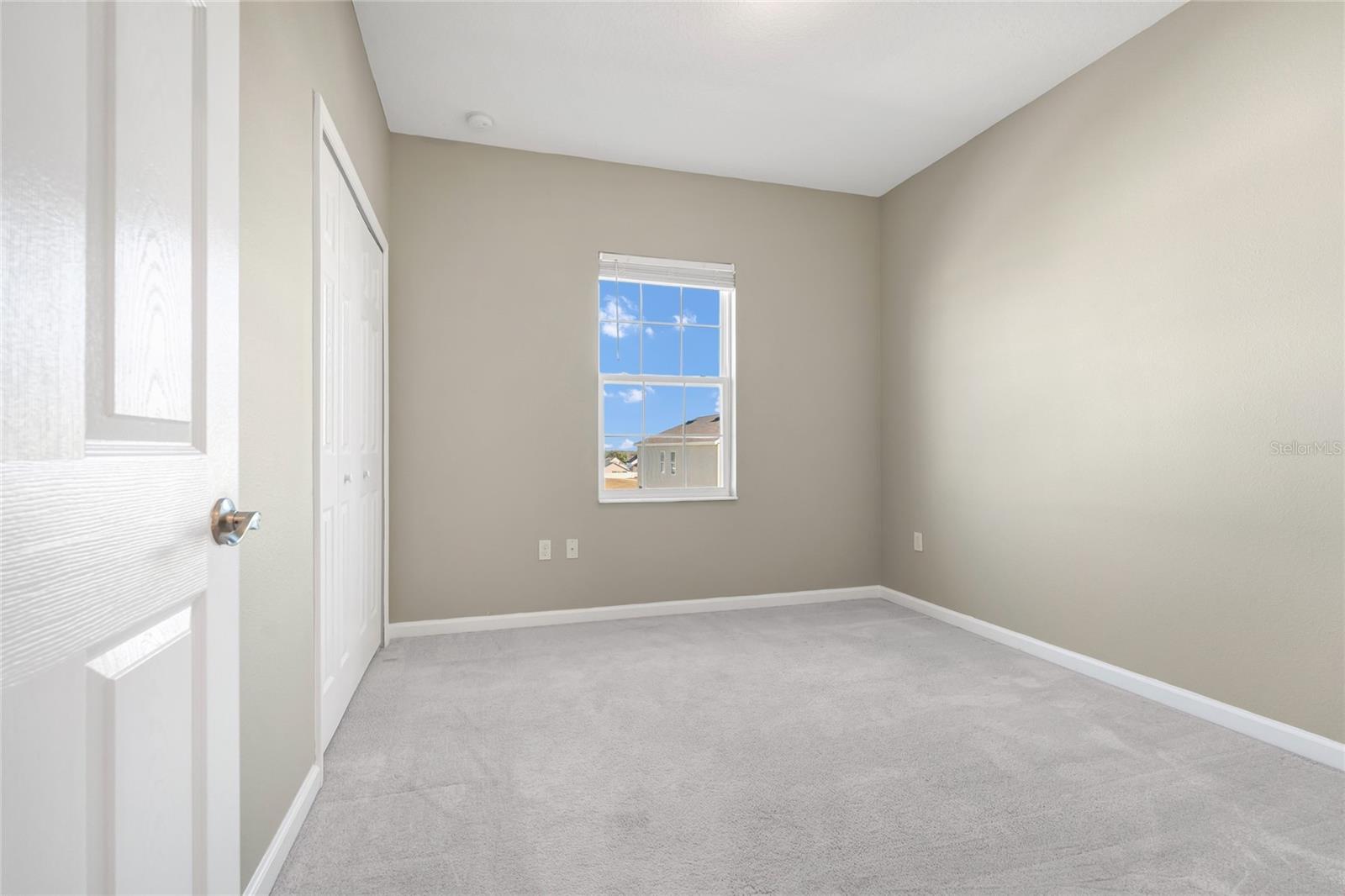 Image 18 of 31 For 258 Bella Prestwick Boulevard